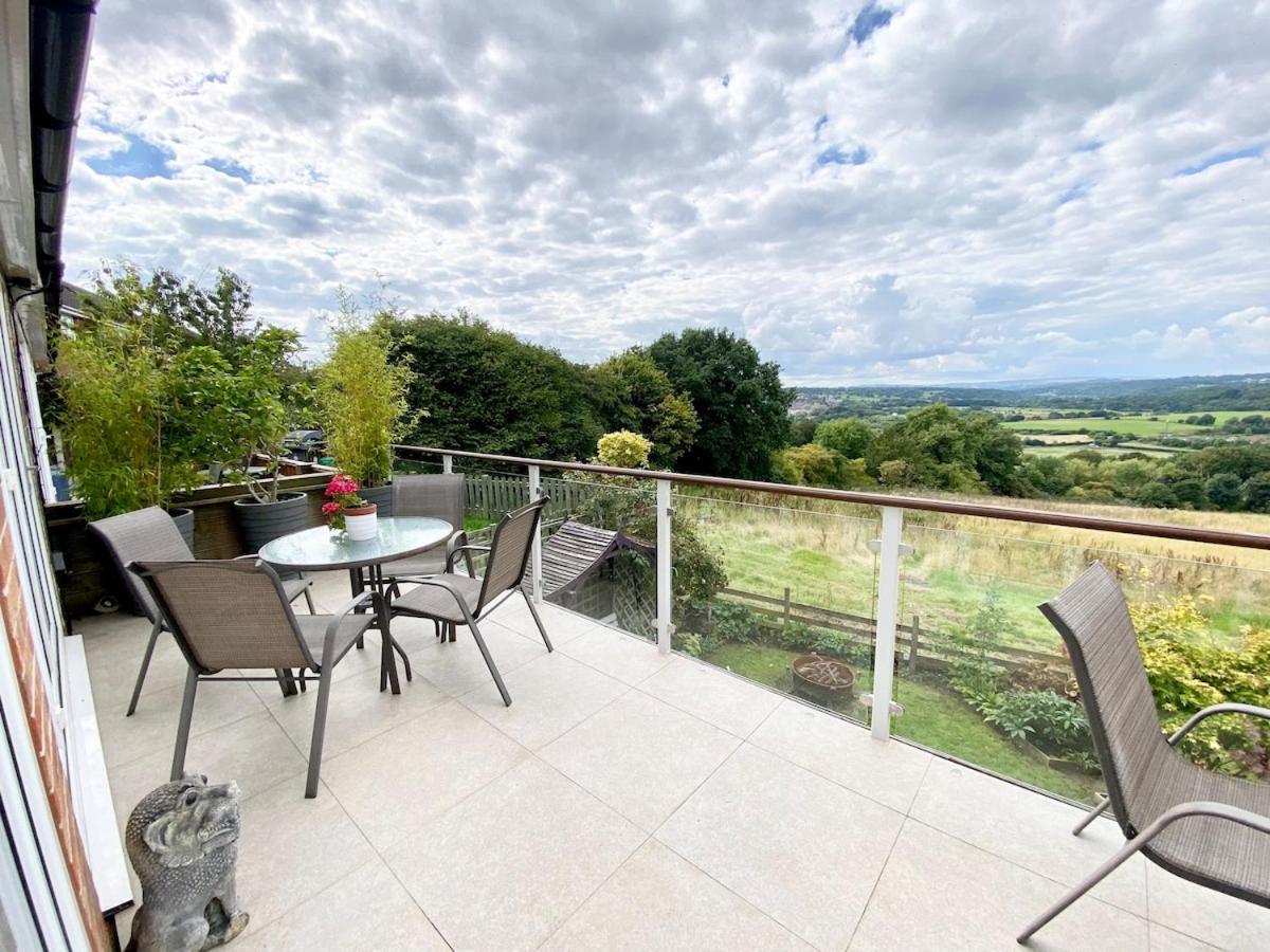 Rare & Breathtaking View With Secret Garden Bar Villa Horsforth Esterno foto